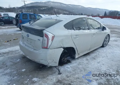 2015 Toyota Prius Persona Series Special Edition z USA, uszkodzony, nr VIN JTDKN3DU6F0412277